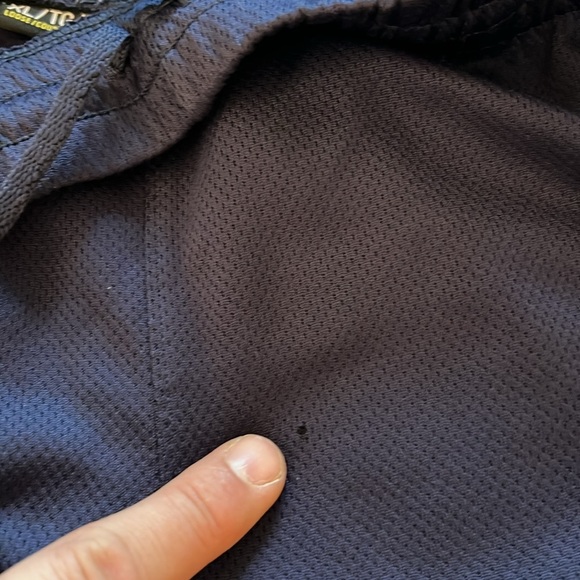 Under Armour gym shorts - Picture 3 of 3